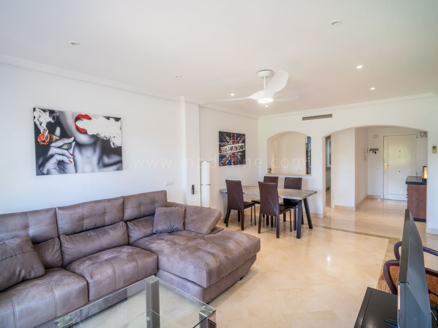 Zwei-Zimmer-Wohnung in Los Arqueros, Benahavís