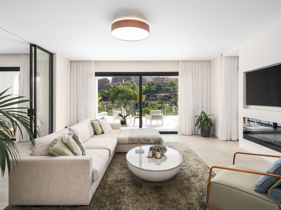 Frontline Golf Villa with Panoramic Sea Views in Elviria, Marbella