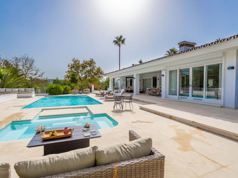 Villa Familiar en Primera Línea de Golf en Las Brisas, en el Valle del Golf