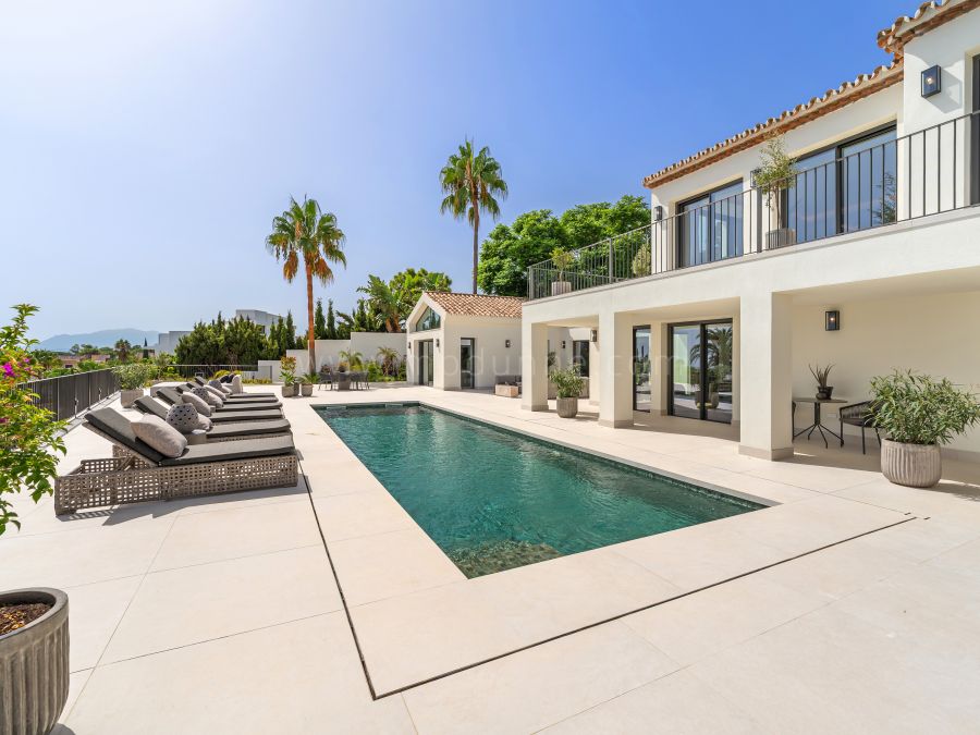 Villa andaluza con vistas al Mediterráneo en la Milla de Oro de Marbella