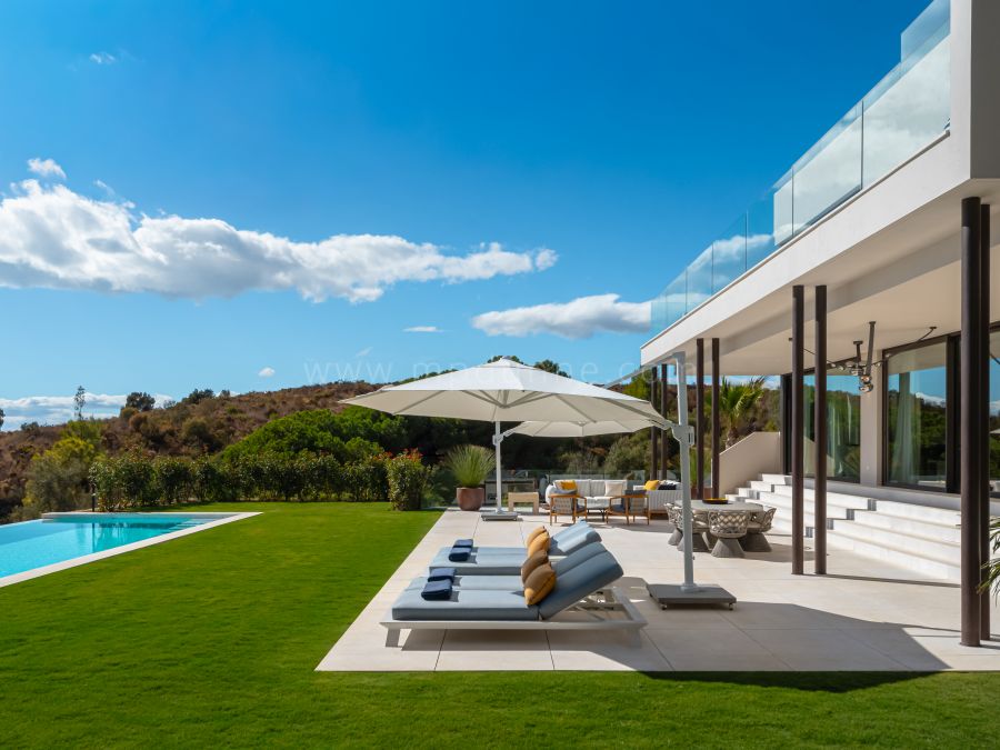 Moderne Villa mit Meerblick im Marbella Hill Club