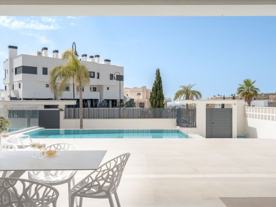 Villa de cuatro dormitorios con vistas al mar en La Cala de Mijas