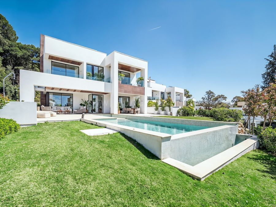 Moder Key Ready Villa, Marbella Center