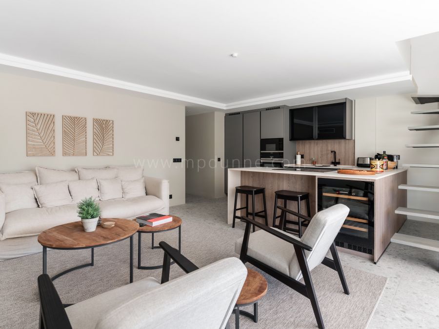 Modern Penthouse with Private Roof and Mountain Views in Marbella Centre