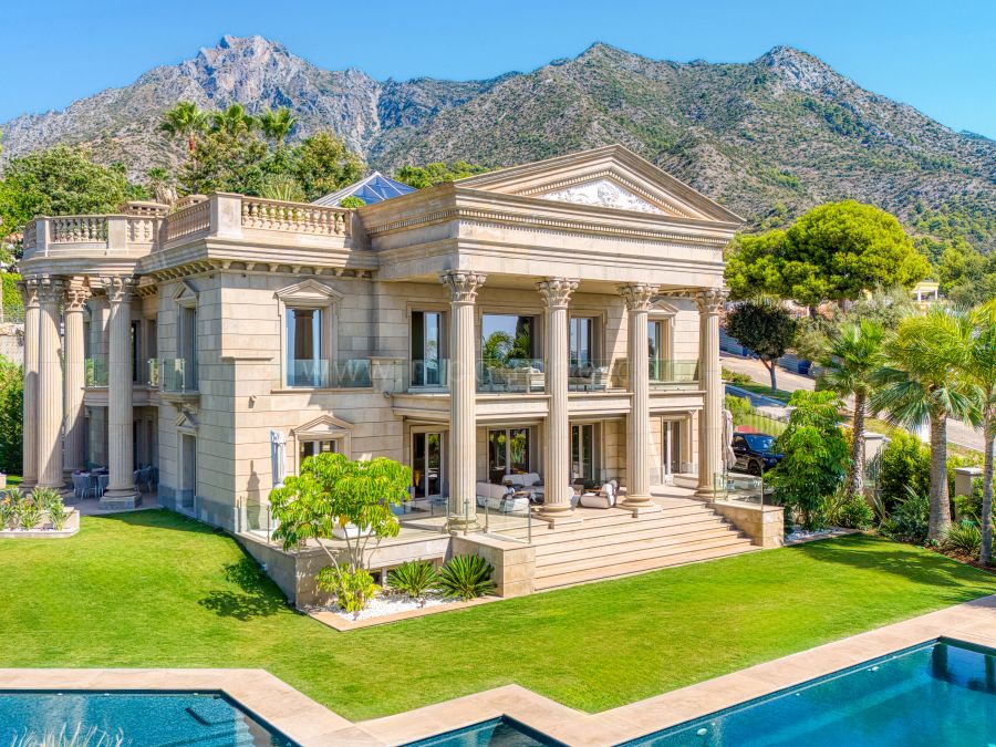 Elegante Villa con Vistas Panorámicas al Mar en Sierra Blanca, Marbella Golden Mile
