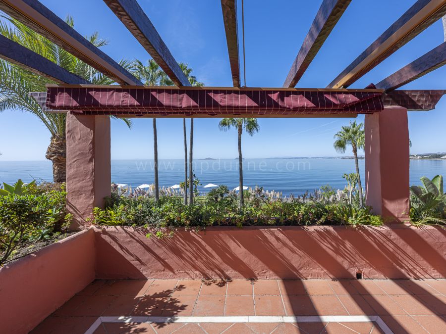Luxury Modern Penthouse with Panoramic Sea Views in Cabo Bermejo
