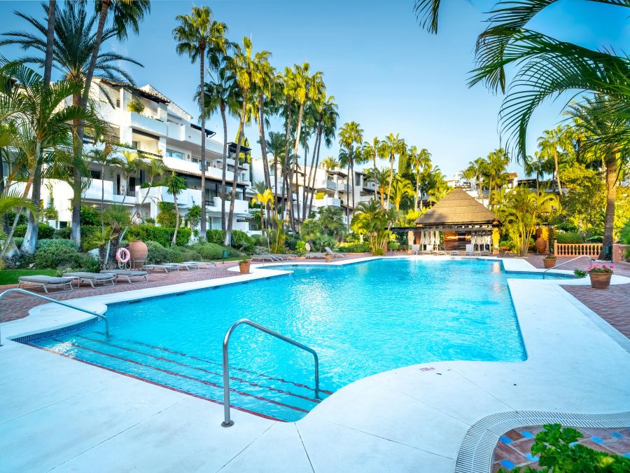 Beachside Puente Romano Luxury Ground Floor Apartment, Golden Mile