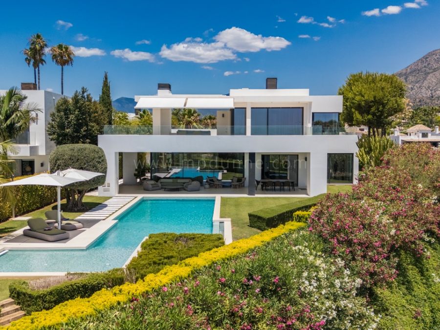 Villa Moderne avec Vue Panoramique sur la Mer sur la Milla de Oro de Marbella