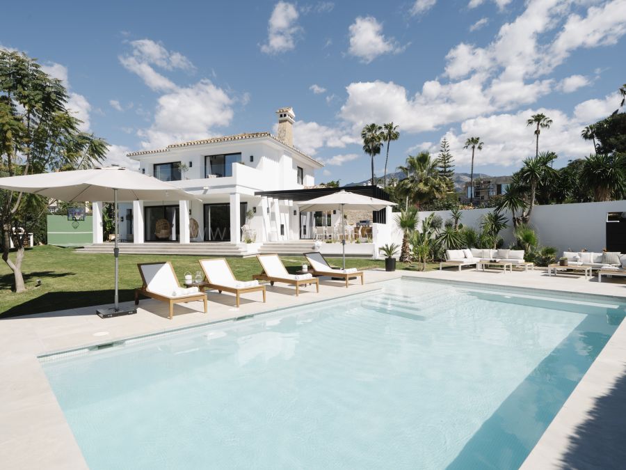 Villa Familiar Moderna Andaluza en Nueva Andalucía