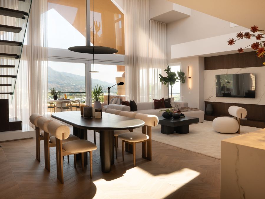 Penthouse with Rooftop Pool and Panoramic Views in Magna Marbella