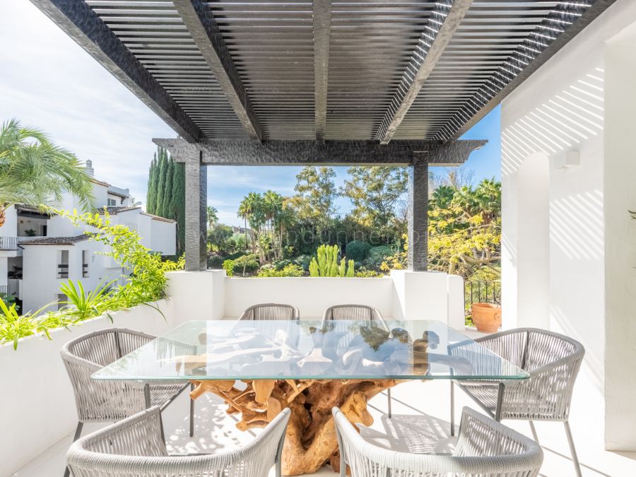 Appartement Rénové avec Terrasse à Marina Puente Romano