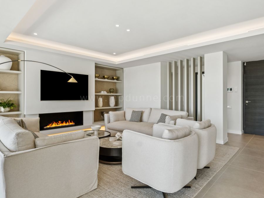 Villa Rosalia, Villa Contemporánea con Vistas al Mar en Nueva Andalucía, Marbella