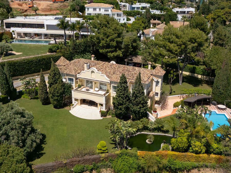 Klassische mediterrane Villa mit Meerblick in Sierra Blanca