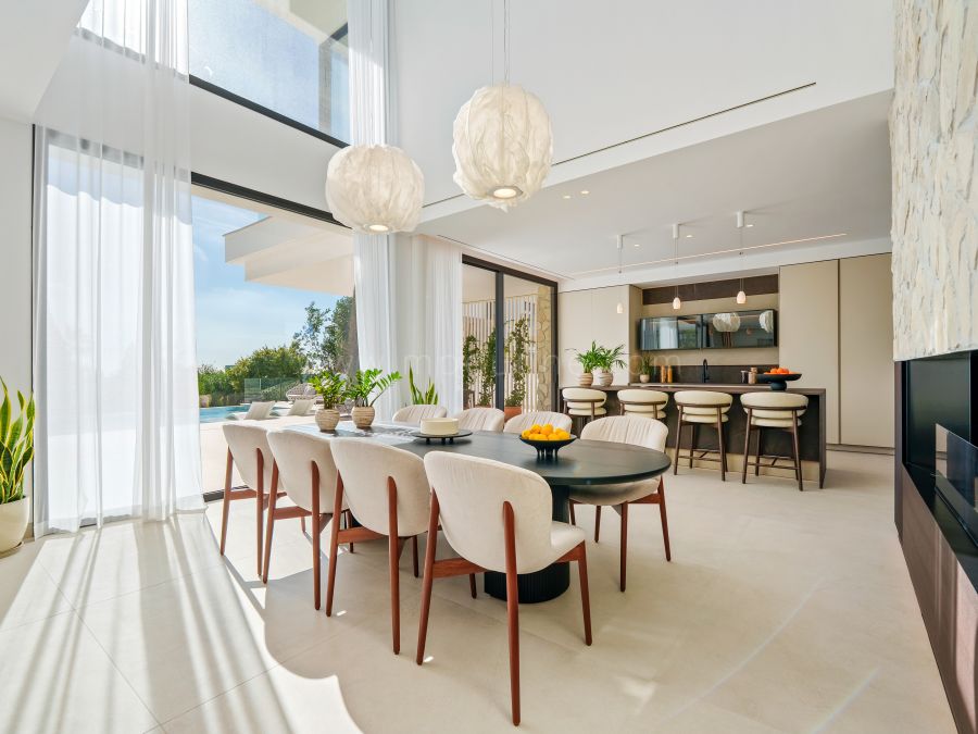 Villa de Lujo Moderna con Vistas Panorámicas en La Quinta, Marbella