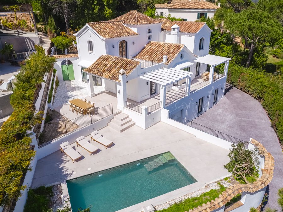 Villa Moderna de 5 Dormitorios con Vistas al Mar en el Exclusivo El Madroñal