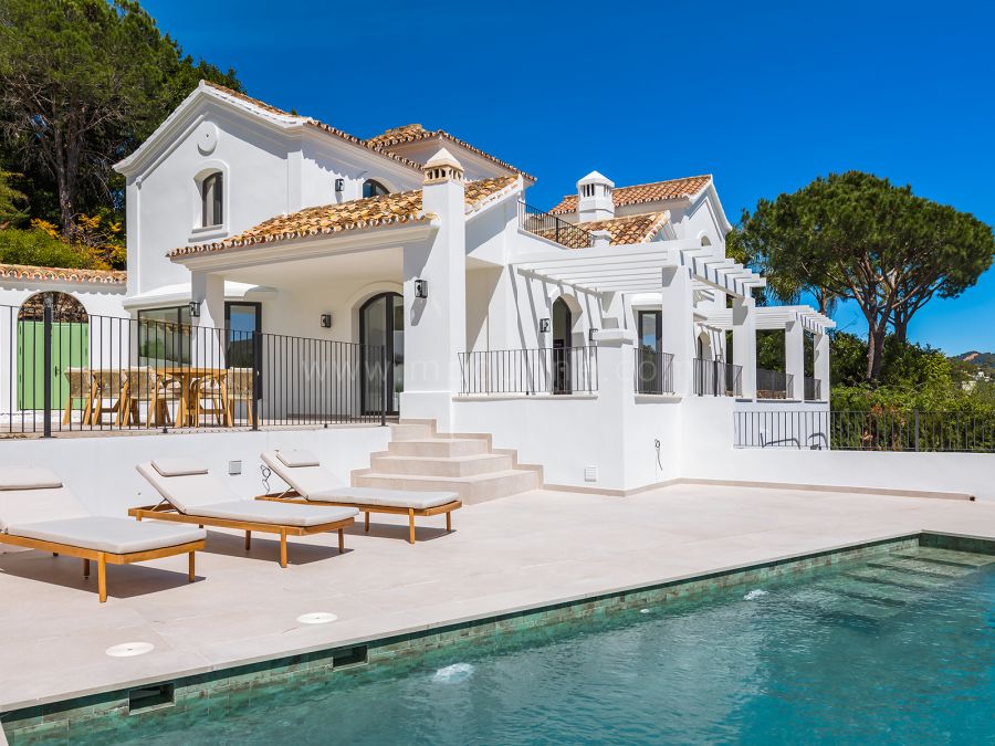 Villa Moderna de 5 Dormitorios con Vistas al Mar en el Exclusivo El Madroñal