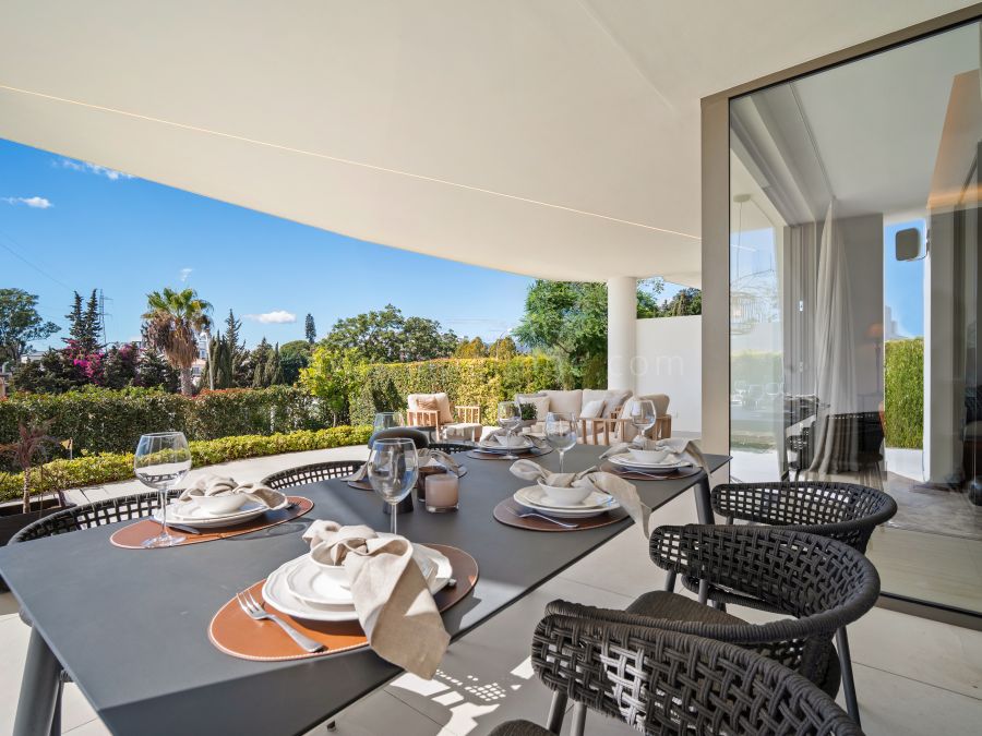 Vier Schlafzimmer Villa mit Panoramablick in Nueva Andalucía