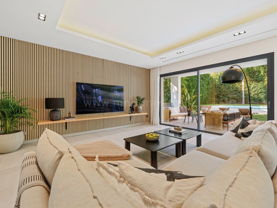 Moderne Fünf-Schlafzimmer-Villa in Nueva Andalucía, Marbella