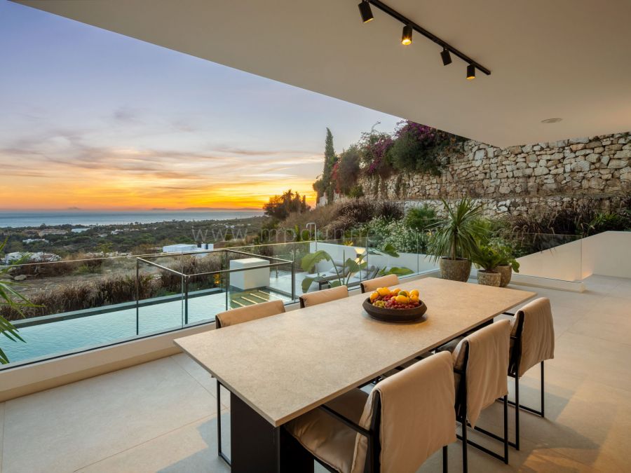 Modern Villa with Sea Views in Elviria, Marbella East