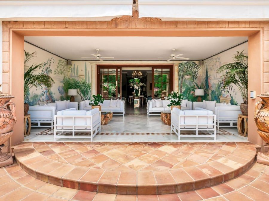 Exklusive Mietvilla mit Gartenanlage an der New Golden Mile