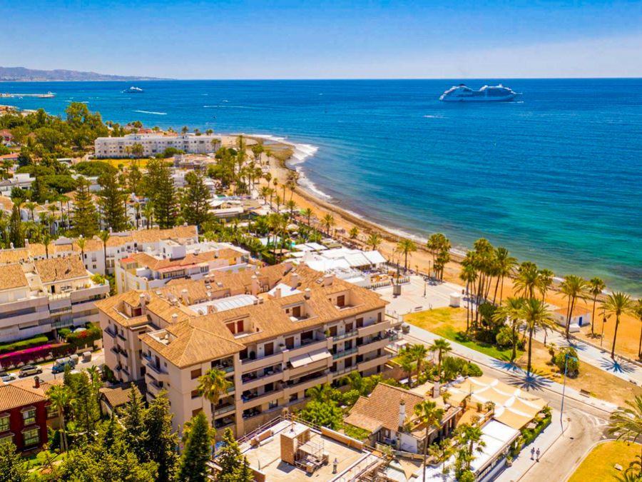Apartamento en primera línea de playa, San Pedro Marbella