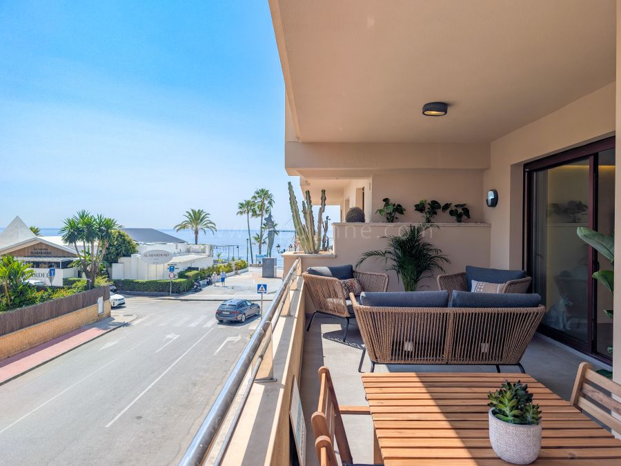 Apartamento en primera línea de playa, San Pedro Marbella