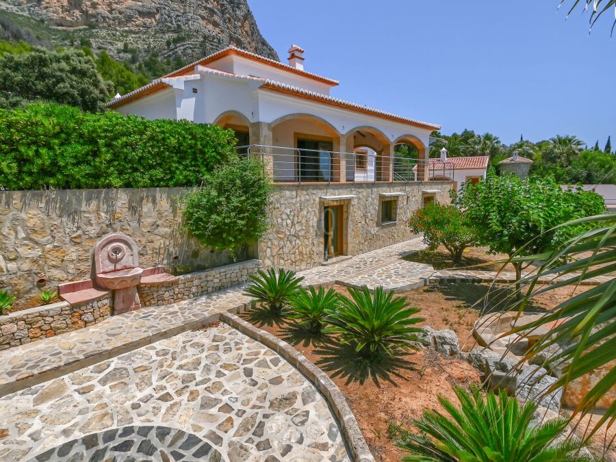 Villa nieuw gebouwde hoge kwaliteit in Montgó Jávea