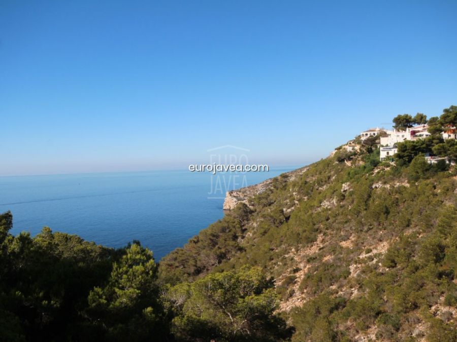 Parcela con vistas al mar en Jávea