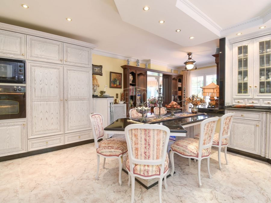 Villa for sale in the Montgo area of Jávea.