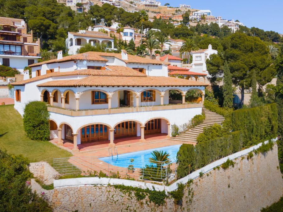 Charming traditional style villa for sale in Jávea with spectacular sea views
