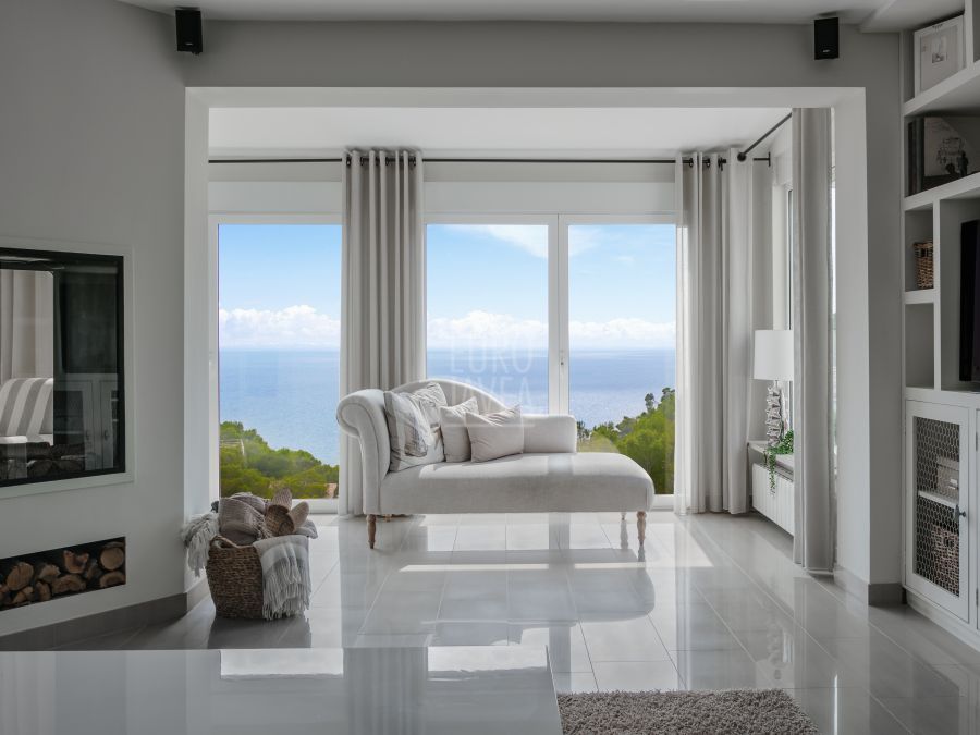 Villa avec vue magnifique sur la mer à vendre à Jávea dans la région de Granadella