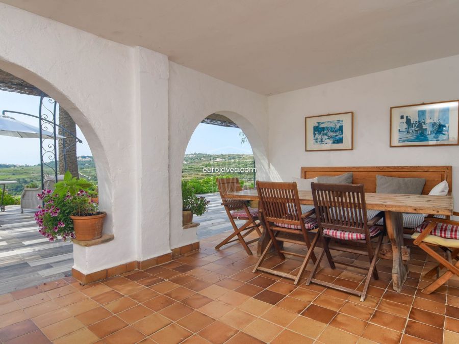 Traditional finca for sale in Teulada , on a large plot with open and sea views