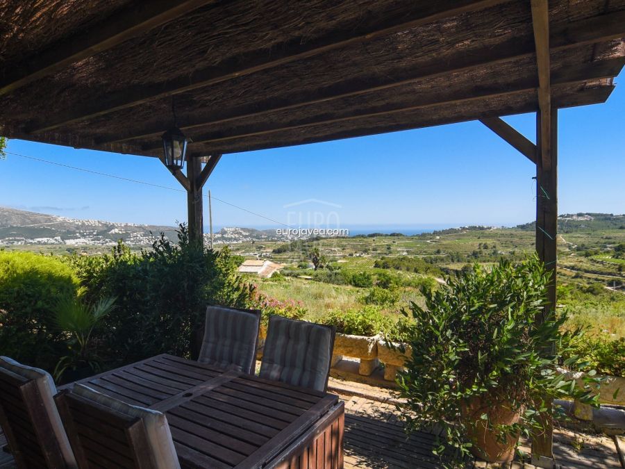 Traditional finca for sale in Teulada , on a large plot with open and sea views