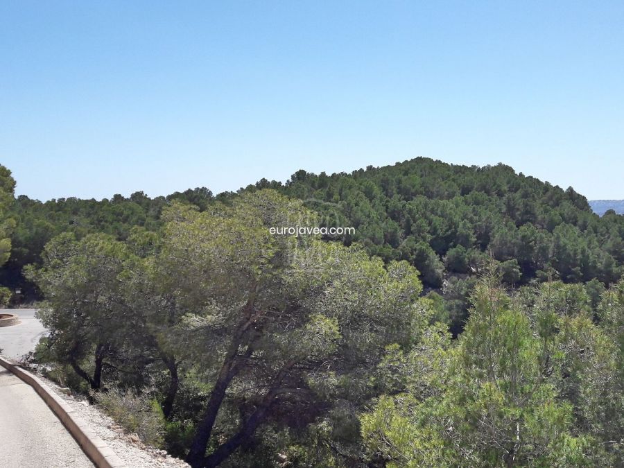 Plot for sale in Jávea, close to the old town. With building license , ready to build.