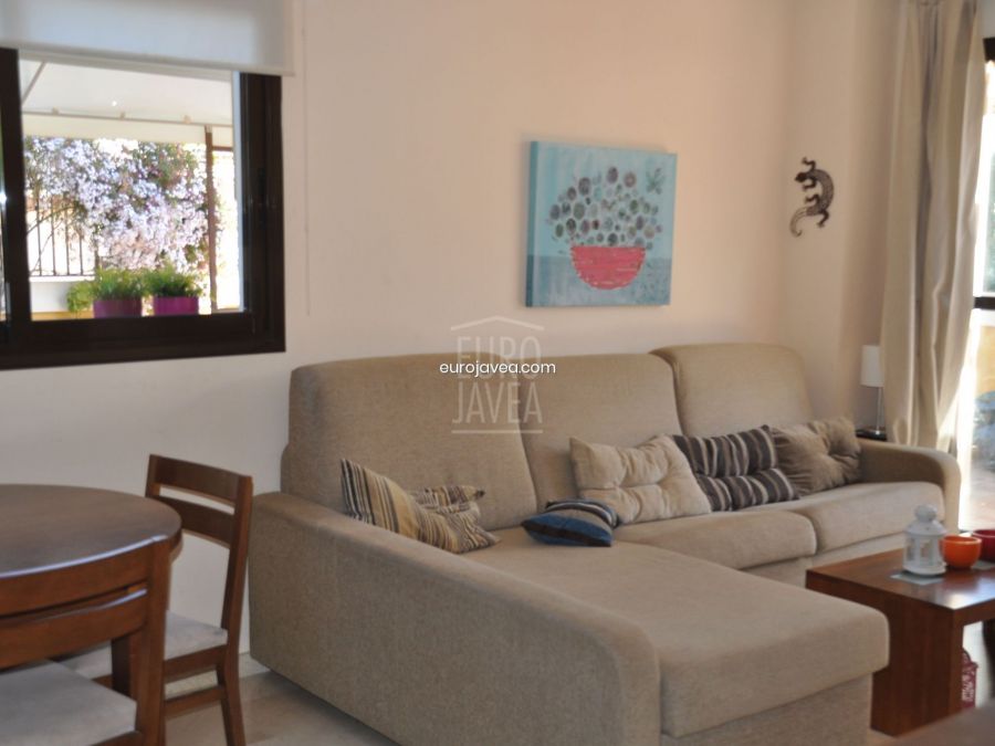 Groundfloor apartment for sale in Jávea between the port and the old town.