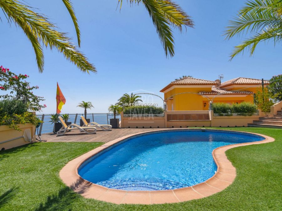 Magnifique villa à vendre à Jávea avec une vue spectaculaire sur la mer