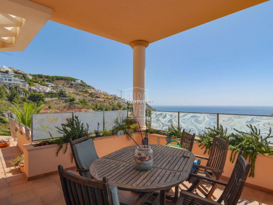 Magnifique villa à vendre à Jávea avec une vue spectaculaire sur la mer