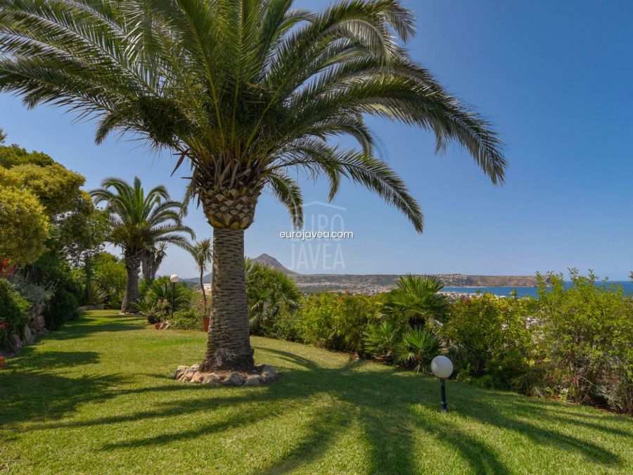 Magnificent villa for sale in Javea with sea views