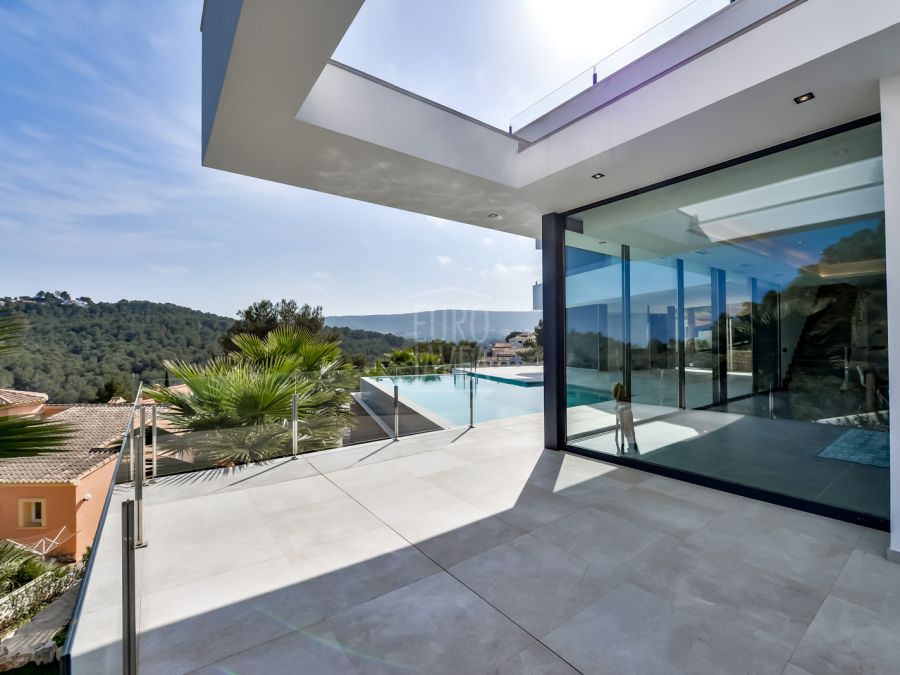 New and modern construction for sale in Javea with sea views