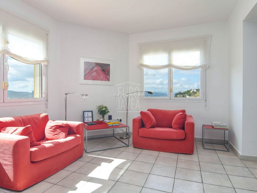 Mediterranean style house for sale in Jávea , close to the old town , with sea views.