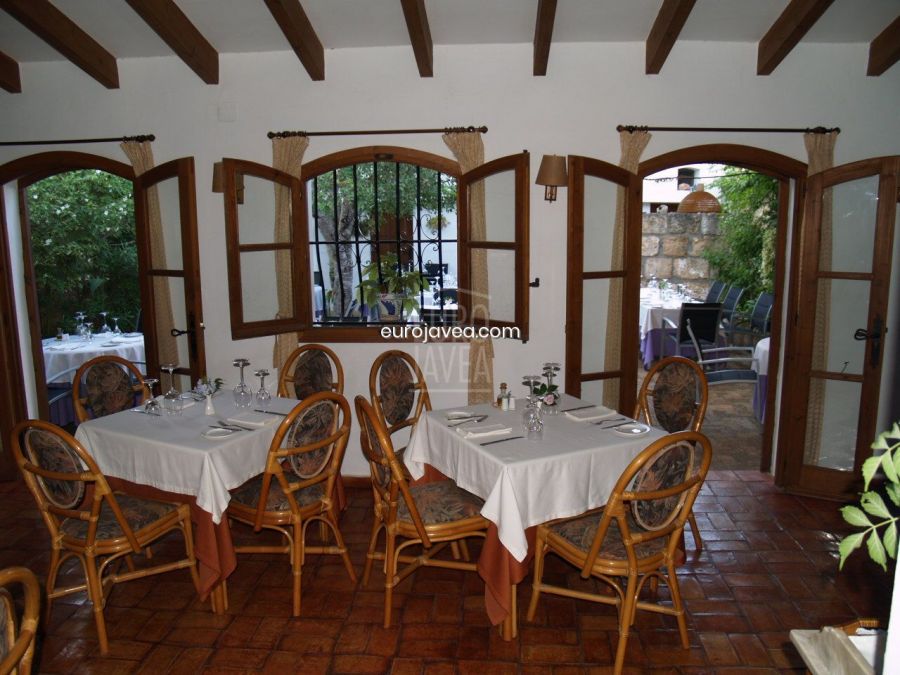 Maison de style méditerranéen à vendre à Jávea préparé pour le restaurant