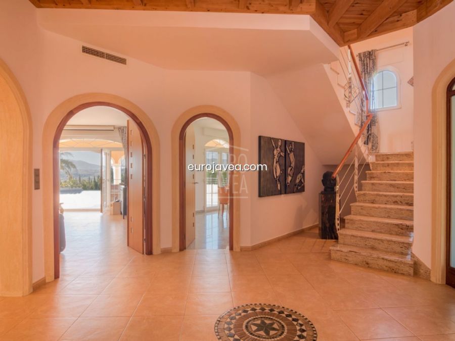 Magnificent villa for sale south facing on the Montgó in Jávea