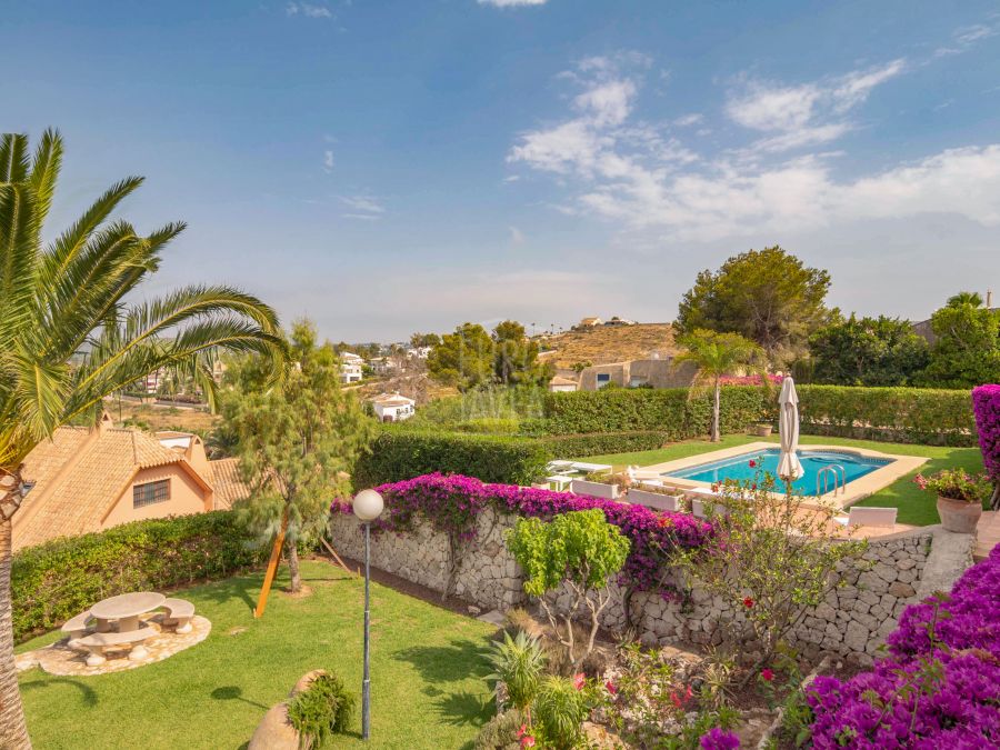 Villa for sale in Jávea with character with sea view