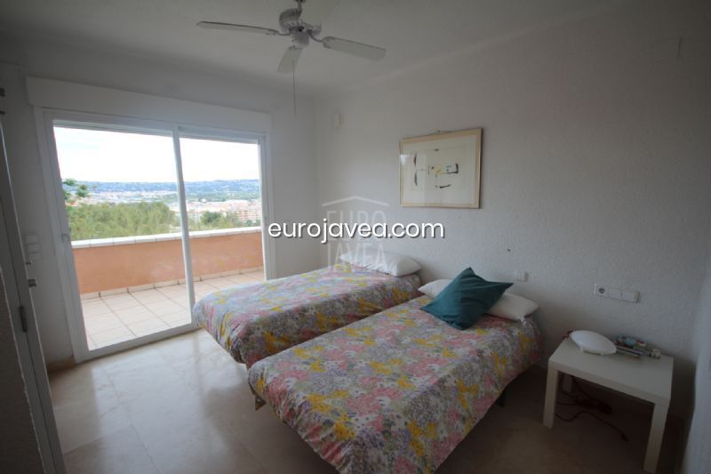 Villa moderna en la zona del Puchol con vistas al mar