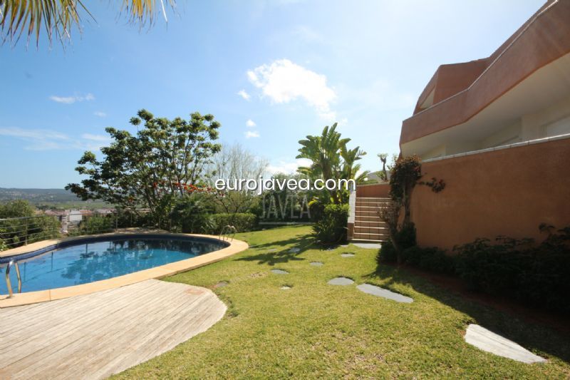 Villa moderna en la zona del Puchol con vistas al mar