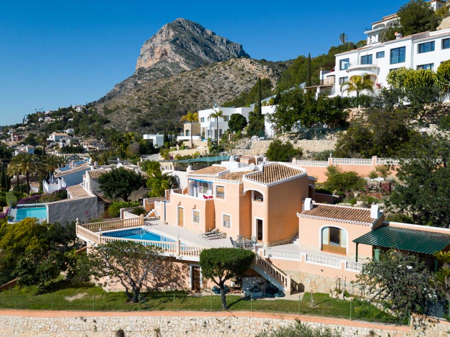 Villa à vendre dans la région de Montgó avec de belles vues panoramiques