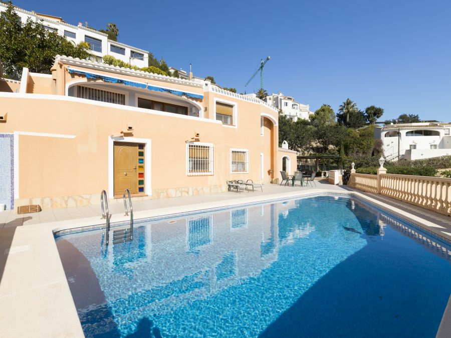 Villa à vendre dans la région de Montgó avec de belles vues panoramiques