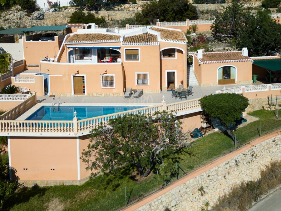 Villa à vendre dans la région de Montgó avec de belles vues panoramiques