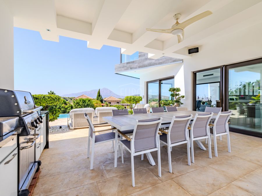 Luxe villa te koop in Jávea, op korte afstand van Benitchell, de zee en het stadscentrum van Jávea