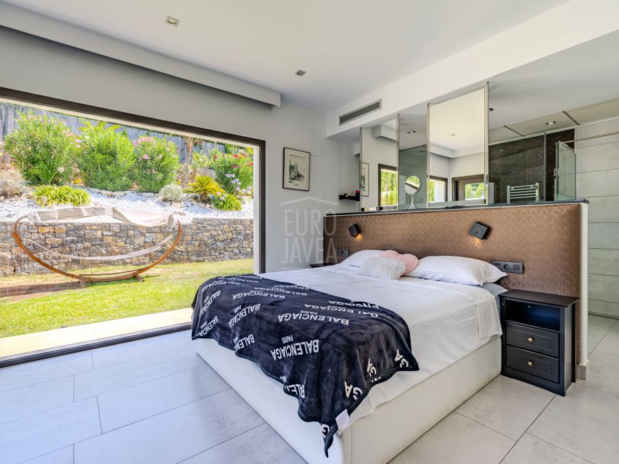 Luxe villa te koop in Jávea, op korte afstand van Benitchell, de zee en het stadscentrum van Jávea